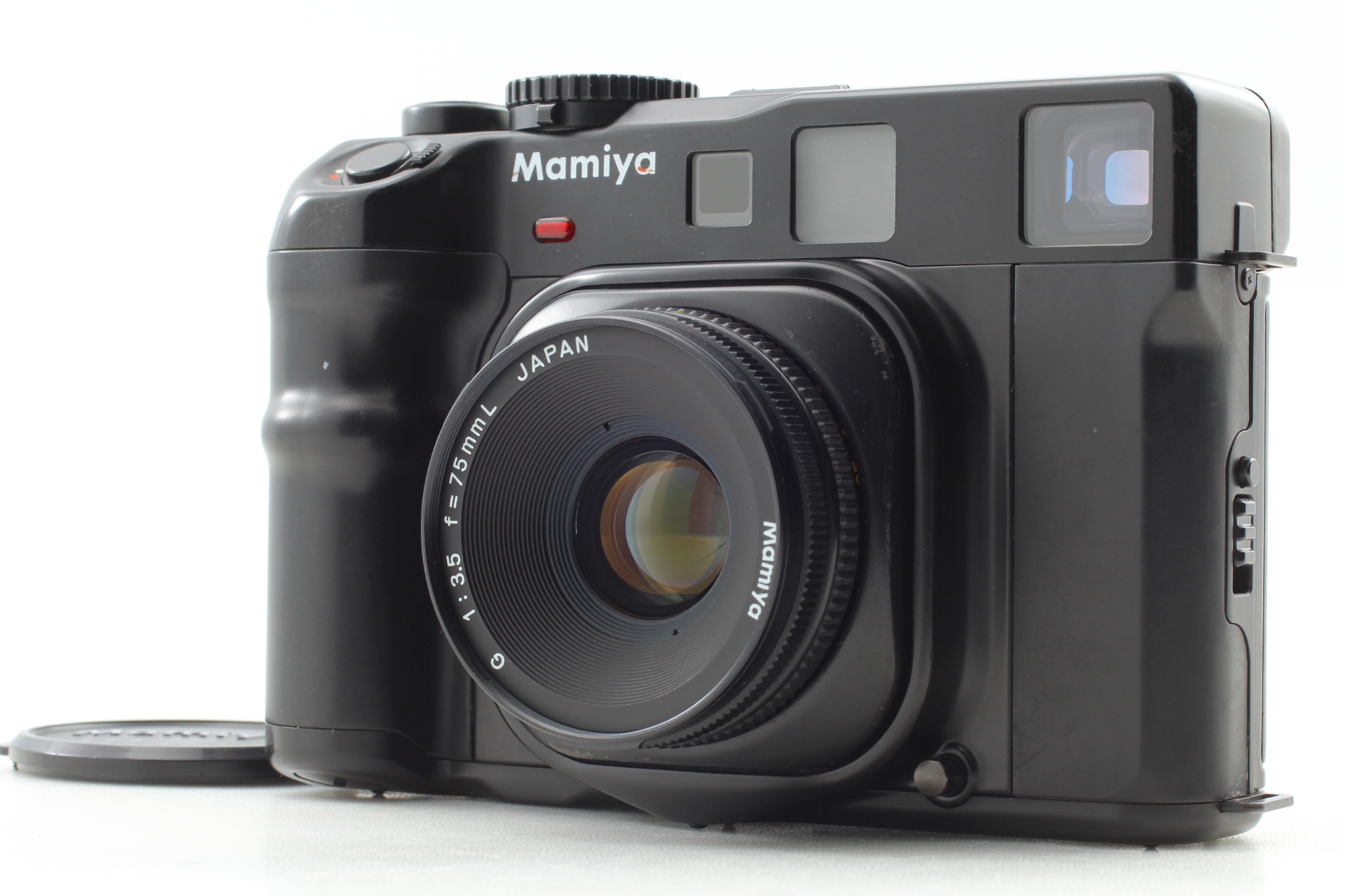 マミヤ6のフィルムカメラと75mmレンズ